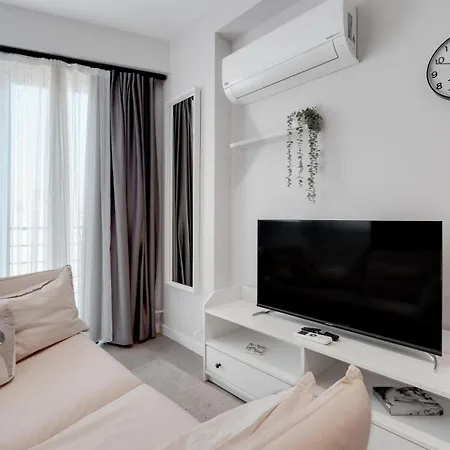 Cozy Flat Near Marmaray And Coast In Kadikoy Διαμέρισμα *